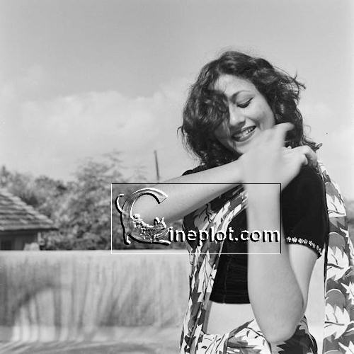 Different poses of Madhubala