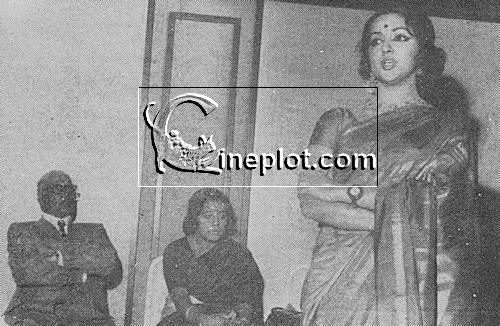 Hema Malini with her parents