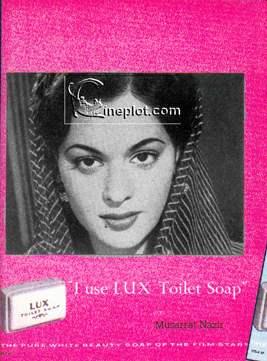 Mussarat Nazir posing for Lux Toilet Soap (1957)