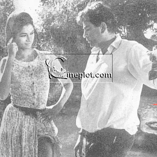 Raj Kapoor directing Simi Garewal in Mera Naam Joker (1970)