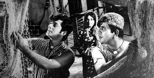Waheed Murad's 27th death anniversary was observed on Nov 23. To mark the occasion, the president of Pakistan conferred the Sitara-e-Imtiaz on the actor posthumously for excellence in his field. Will Karachi now name a road after one of its iconic sons?– Photo: Guddo Film Archive Waheed Murad's 27th death anniversary was observed on Nov 23. To mark the occasion, the president of Pakistan conferred the Sitara-e-Imtiaz on the actor posthumously for excellence in his field. Will Karachi now name a road after one of its iconic sons?– Photo: Guddo Film Archive